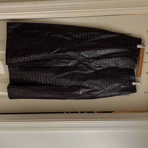 Faux snakeskin leather skirt. - Picture 2 of 2